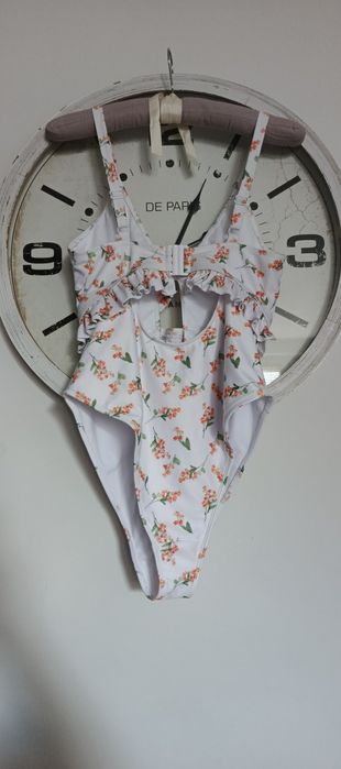 Dwa nowe stroje kąpielowe S/M