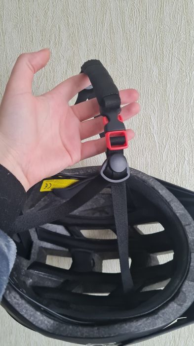 Велосипедний шолом