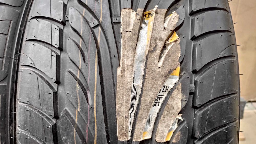 Шини  295/40R20. Dunlop  Нові. Виробник  Німеччина!
