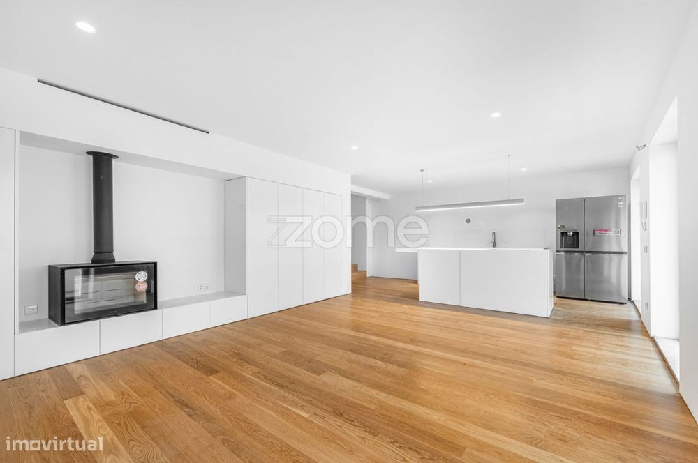 Casa ou Moradia T3 Renovada de Charme na Foz, Porto