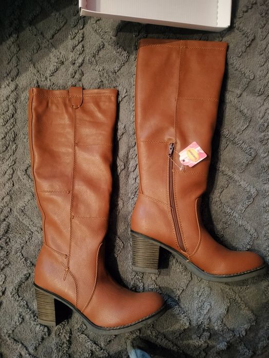 Buty na obcasie w kolorze karmelowym