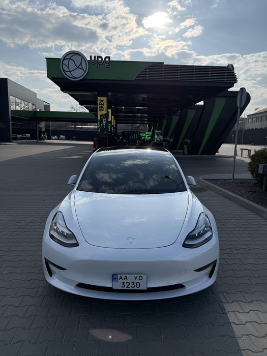 Tesla model 3 Performance