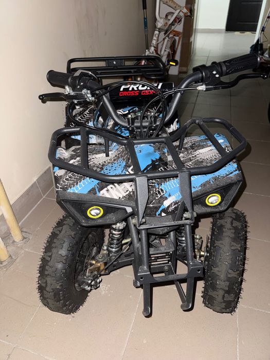 Дитячий квадроцикл СРОЧНО