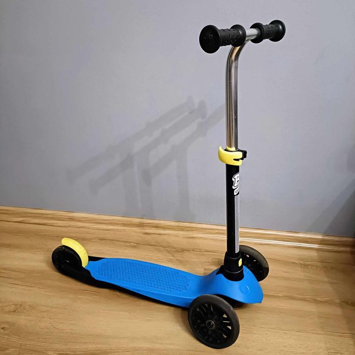 Hulajnoga trójkołowa