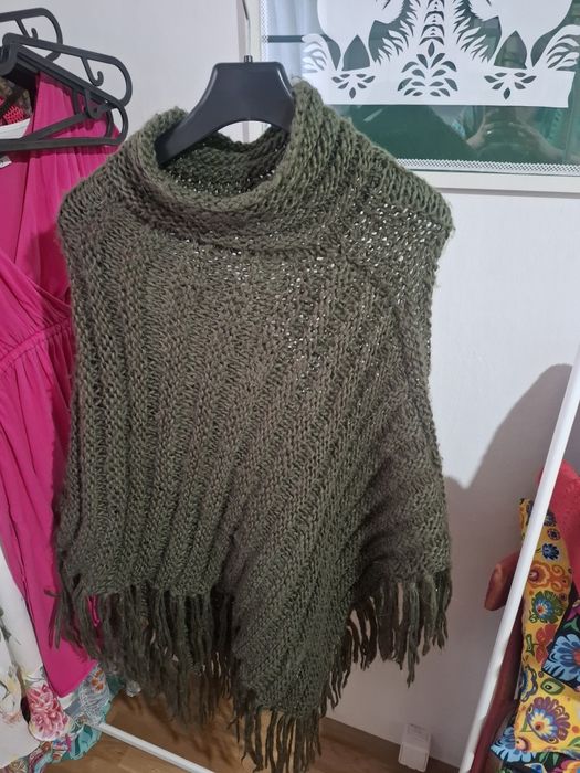 Ponczo, sweter zielony