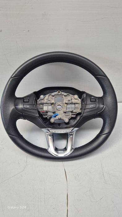 Volante Peugeot 208