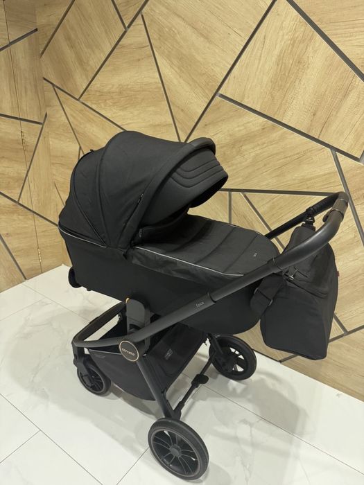 Коляска Carello Epika 2 в 1 (Автокресло не входит  в стоимость )