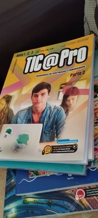 Vende se livros 1.2 do ensino profissional