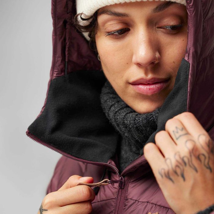 Kurtka FJÄLLRÄVEN Parka Snow Flake W Damska Puchowa Kaptur Dark Navy M