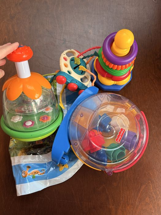 Лот іграшок для малюків все разом