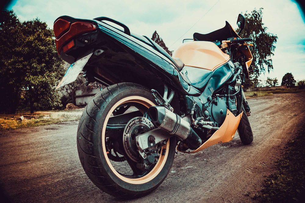 Продам мотоцикл Suzuki RF 600R