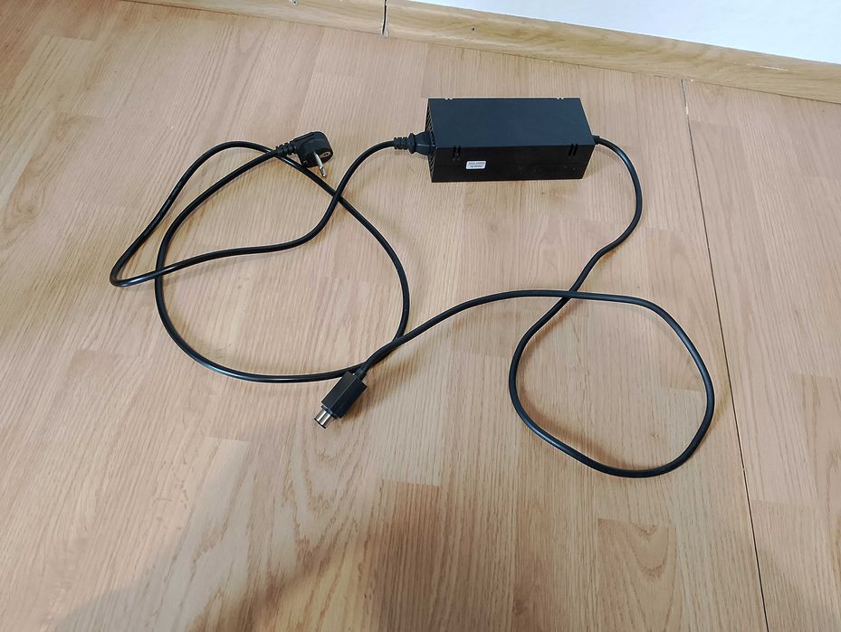 Konsola Microsoft Xbox One 1TB + Pad