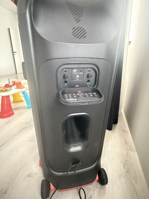Акустична система JBL PartyBox 710