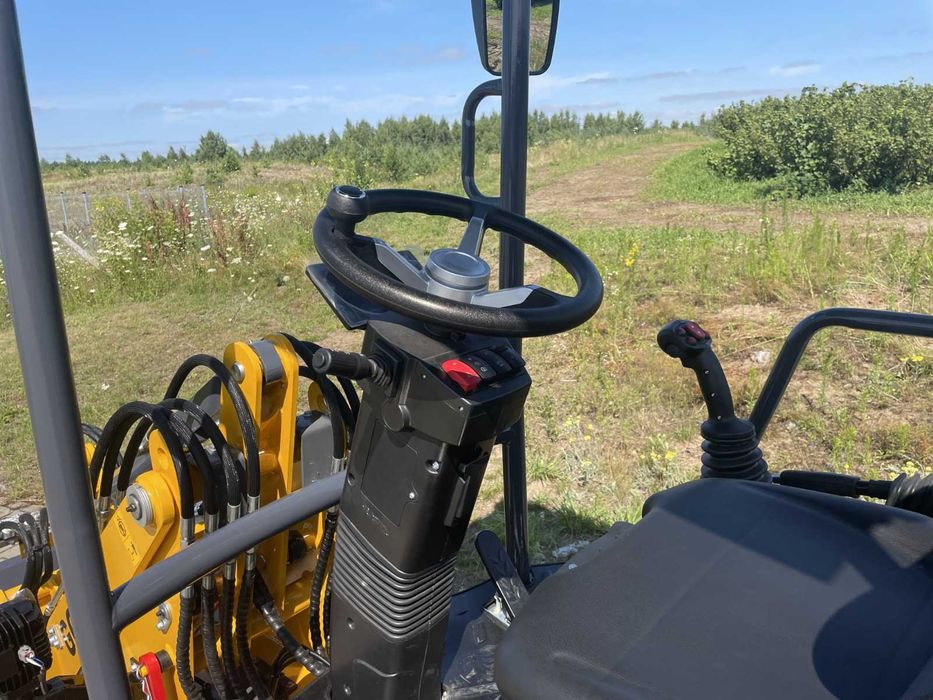 Mini Koparko ładowarka GG06LX Gunter Grossmann silnik Perkins o mocy 25 KM 3 cylindry