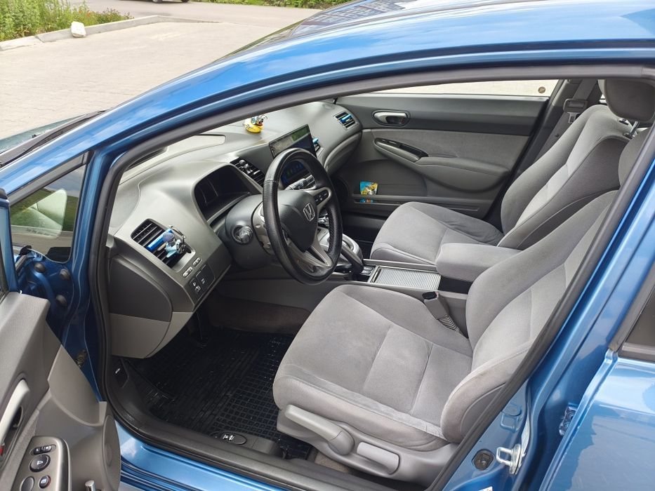 Honda civic 4d Hybrid 8 покоління 1.3 i-Vtec IMA