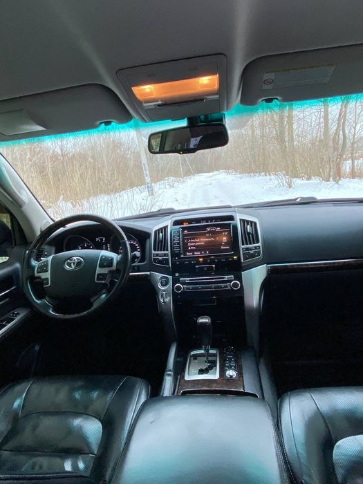 Toyota land cruiser 200