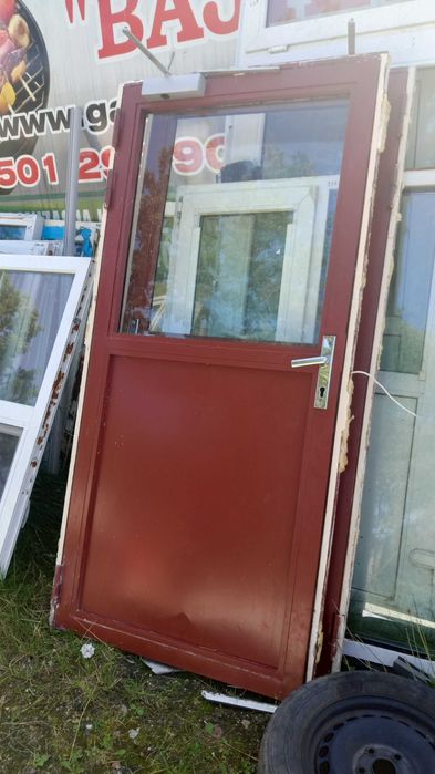 Drzwi wejściowe sklepowe przeszklone aluminiowe plastikowe