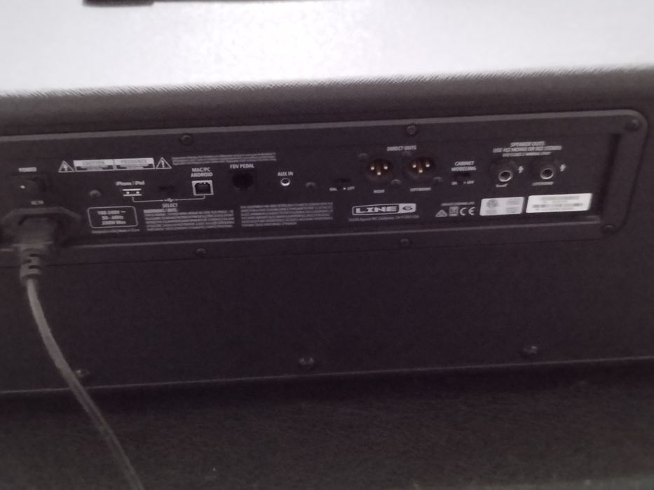 Line6 SpiderV 240HC+Transmisor wireless G10T+pedaleira  de control