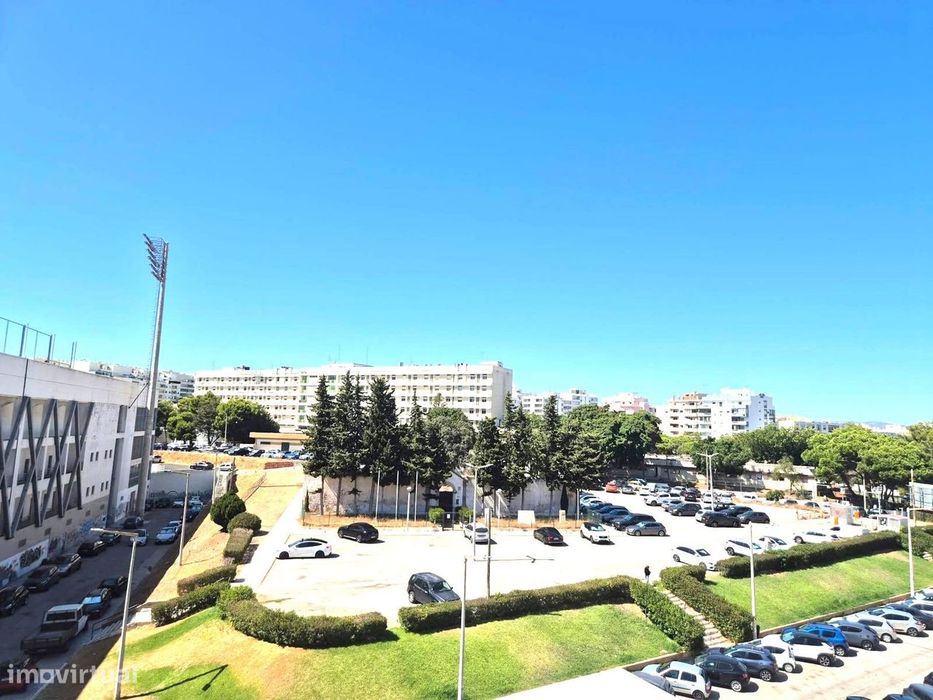 Penthouse T2 nova com garagem em Faro