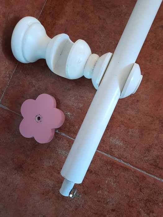 Varão de cortinado de quarto de menina