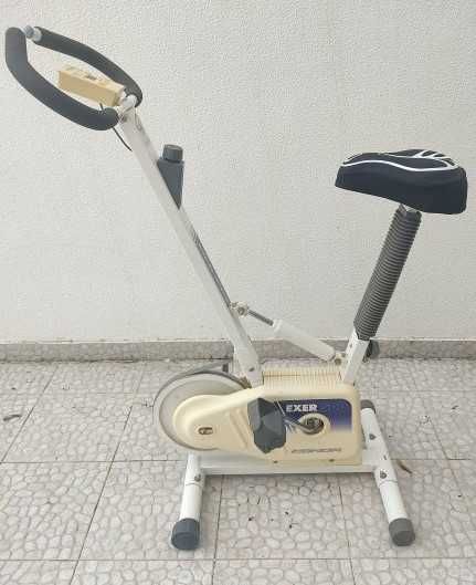 Conjunto de ginásio - Máquina, banco, bicicleta e halteres
