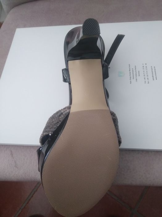 Sapatos novos com