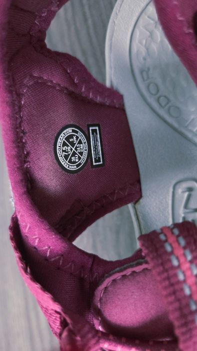 Keen Whisper Beetred Honeysuckle 38