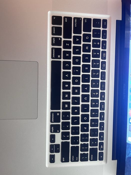 Macbook pro 15’   i7 2010