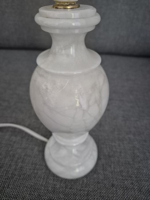 Stara lampa z Marmuru (onyxu)
