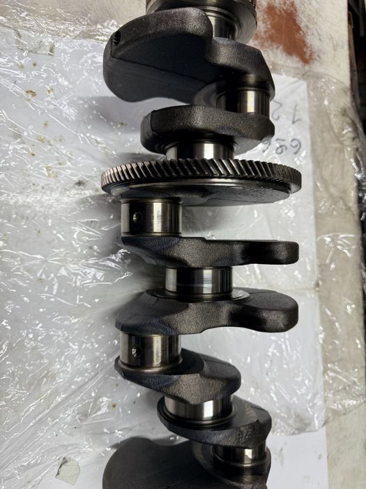 Колінвал Mercedes Benz  2.2 cdi OM  611 00 04 06 03 В ідеальному STD.