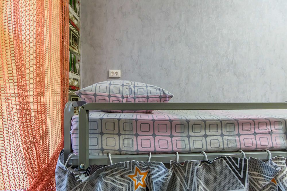 Підселення в кімнату на 4 особи поряд з вокзалом/Реальні фото!-8-555.biz.ua