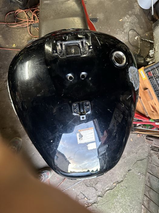 Zbiornik suzuki intruder vlr 1800