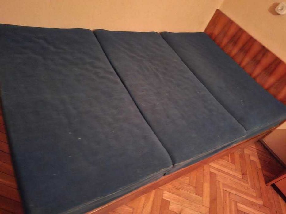 Ogłoszenie – tapczan / łóżko małżeńskie PRL