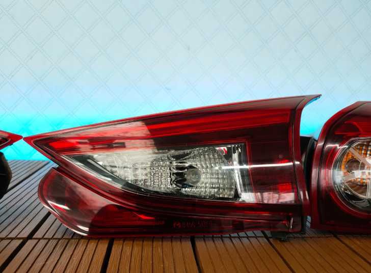 MAZDA 3 BP IV 2018-  Ліхтар Ліхтарі задні праві ліві