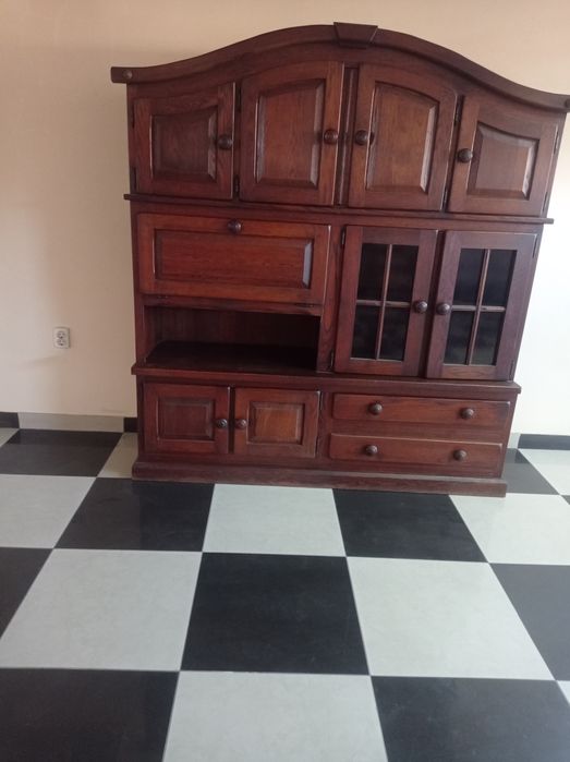 Продам Стінку дубову в хорошому стані