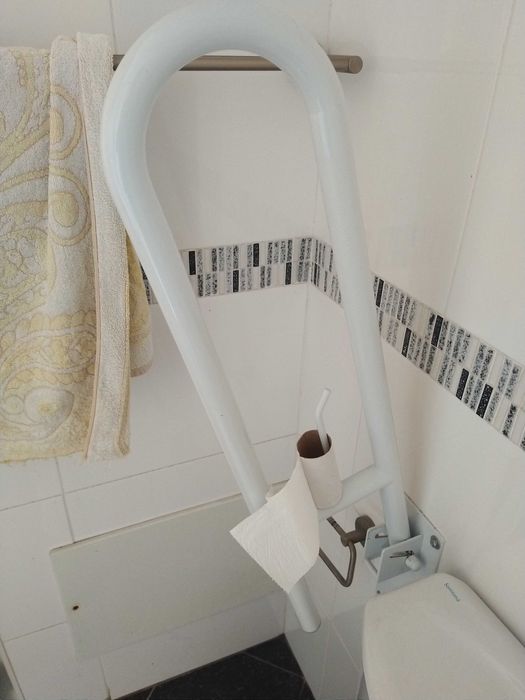 Barras de segurança para apoio sanita