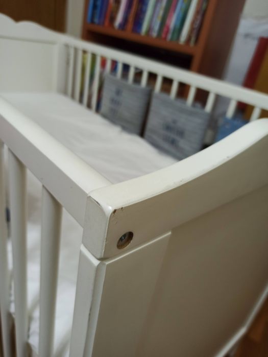 Berço IKEA branco + colchão + proteções