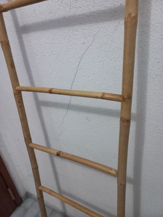 Toalheiro de Escadas em Bambu