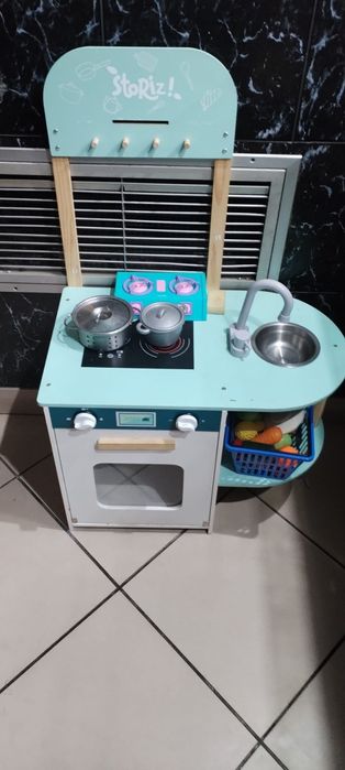 Cozinha de madeira infantil