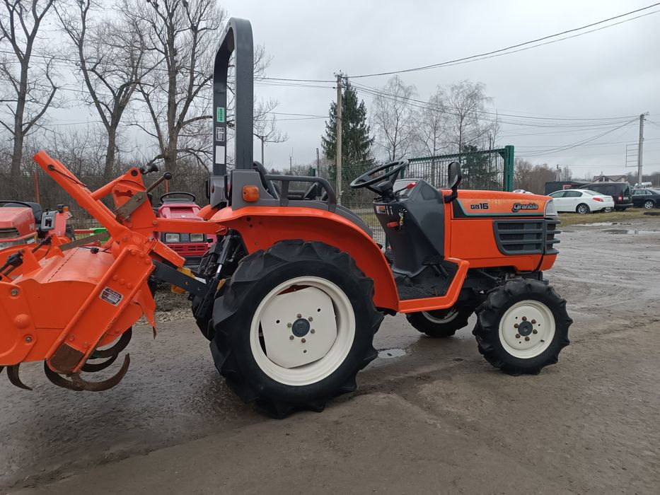 Японський мінітрактор.Трактор Кубота.