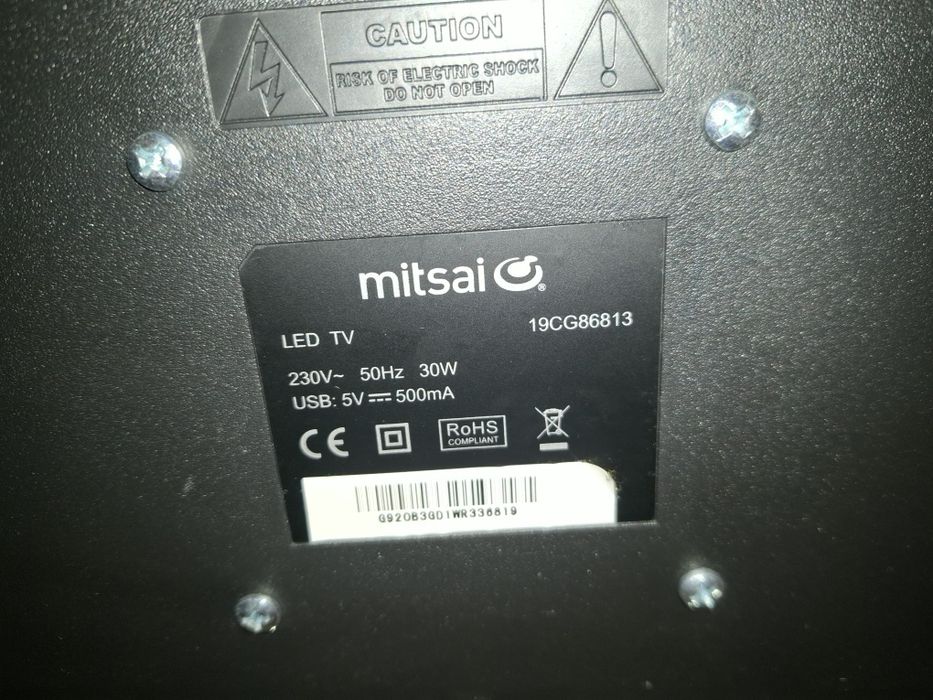 TV LED MITSAI preta pequena