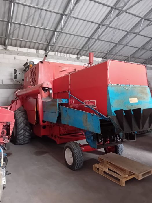 Sprzedam kombajn Bizon Z056