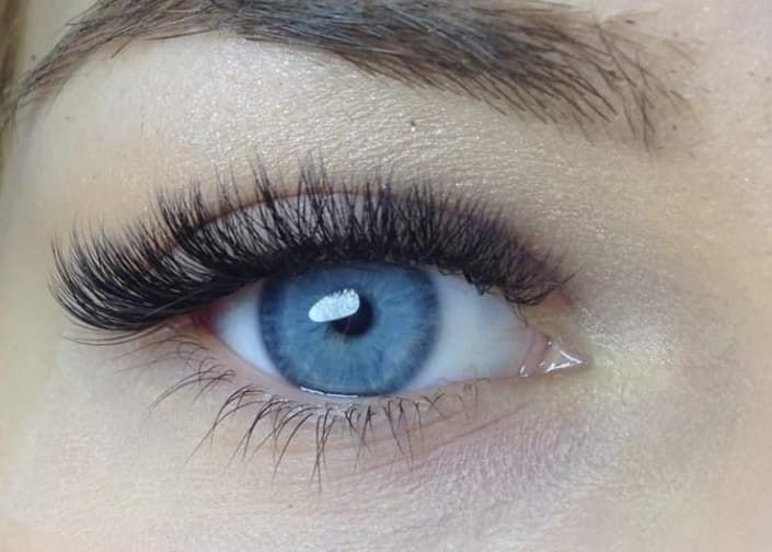 Paznokcie ,pedicure rzesy makijaż