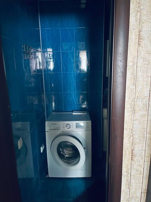 129 квартал Продаю 3 кімнатну квартиру на 3 поверсі з ремонтом меблями і технікою, ще вона сучасна і комфортна для відпочинку, тихий район