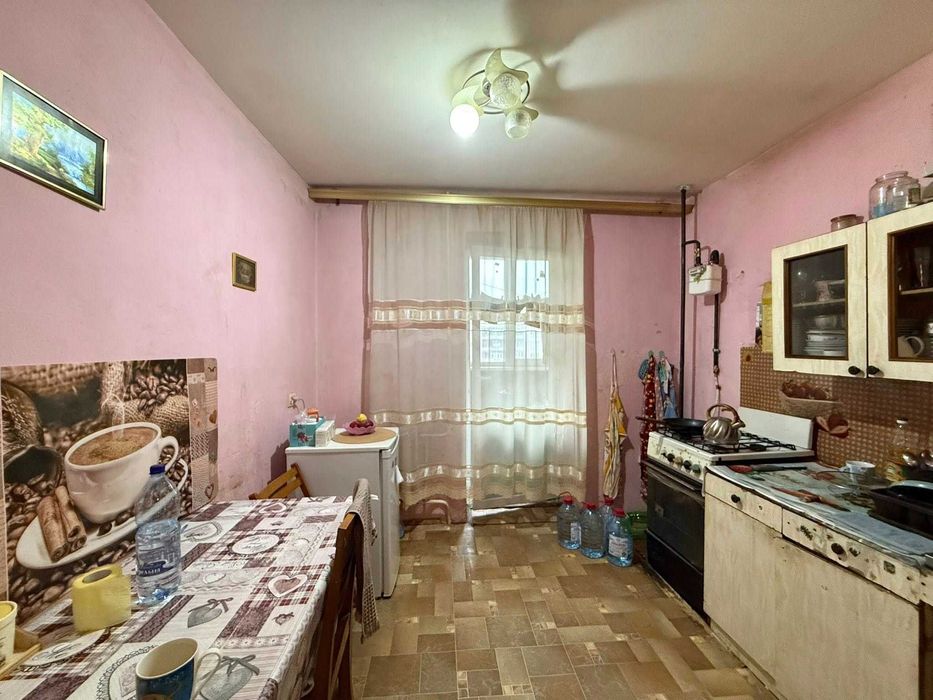 Простора 2-кімнатна, зручна локація, гарне планування, вигідна ціна