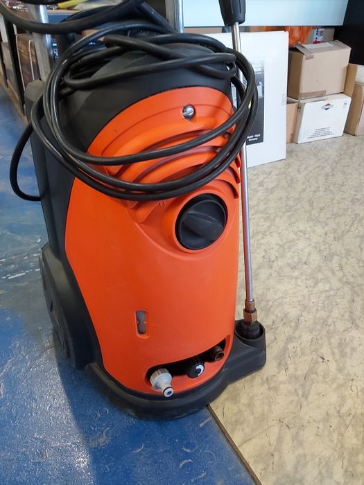 Profesjonalna Myjka Karcher HD 5/15 C  – Głowica Mosiężna