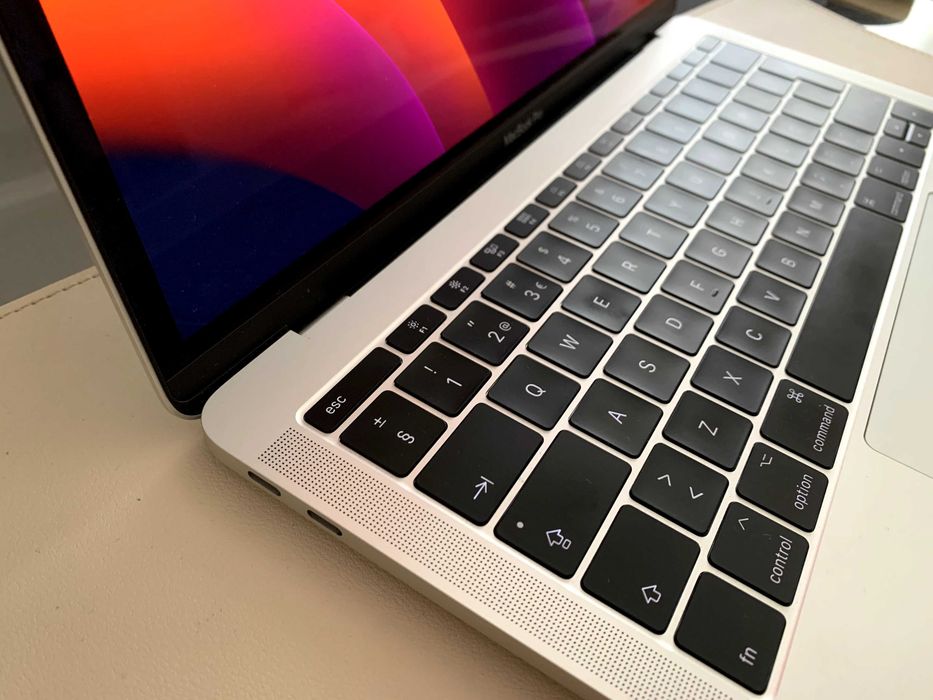 MacBook Pro 13" (2017)