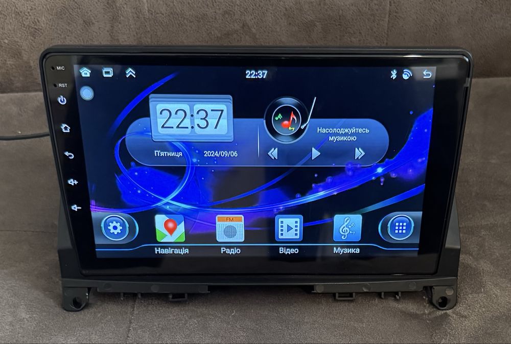Магнитола Mercedes-Benz C-Class W204 2007-2011 Android 15 4/64 CarPlay