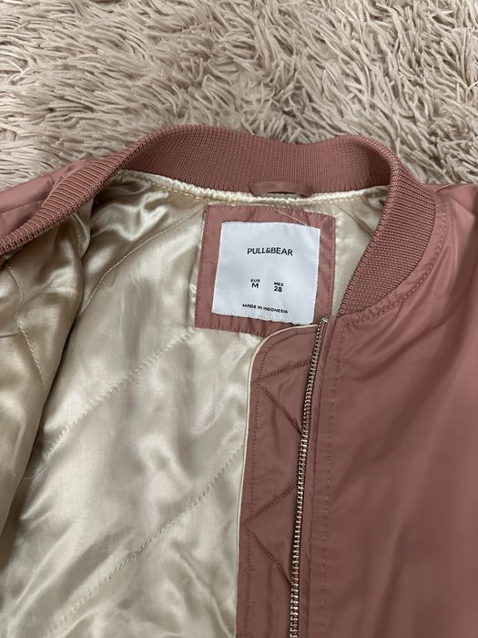 Рожевий бомбер Pull and bear у вінтажному стилі