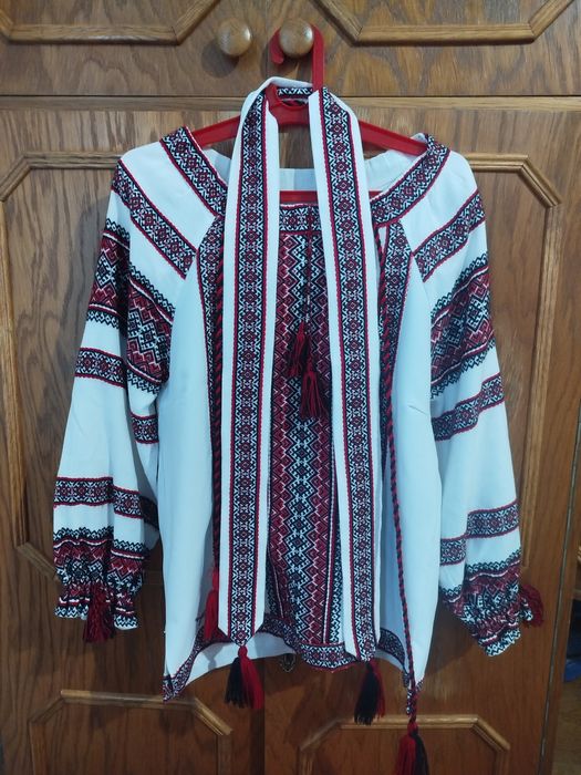 Жіноча вишиванка (сорочка)